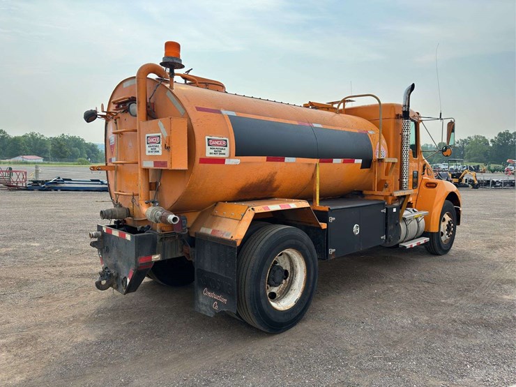 1999-kenworth-t300-image-3