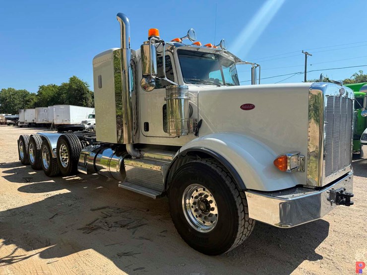 2016-peterbilt-367-image-2