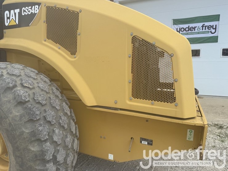 2014-caterpillar-cs54b-image-19