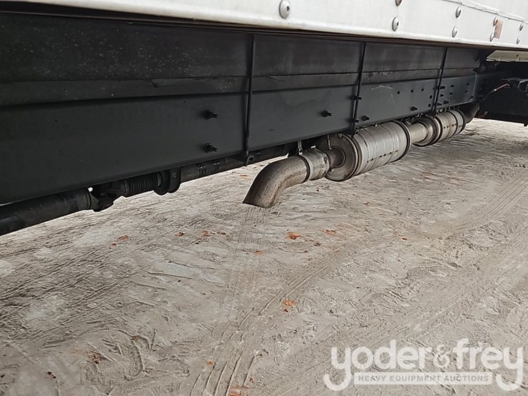 2015-international-durastar-4300-image-10