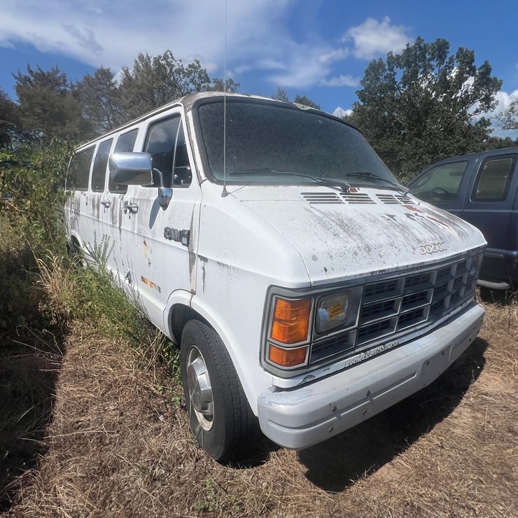 1990 DODGE RAM VAN