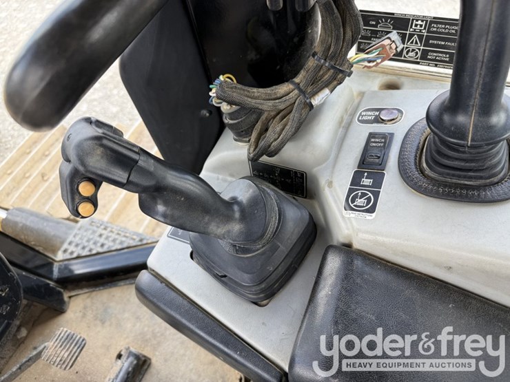 2015-caterpillar-d6n-xl-image-35