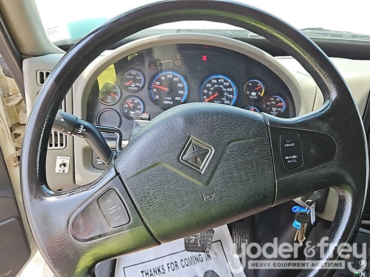 2017-international-durastar-4300-image-46