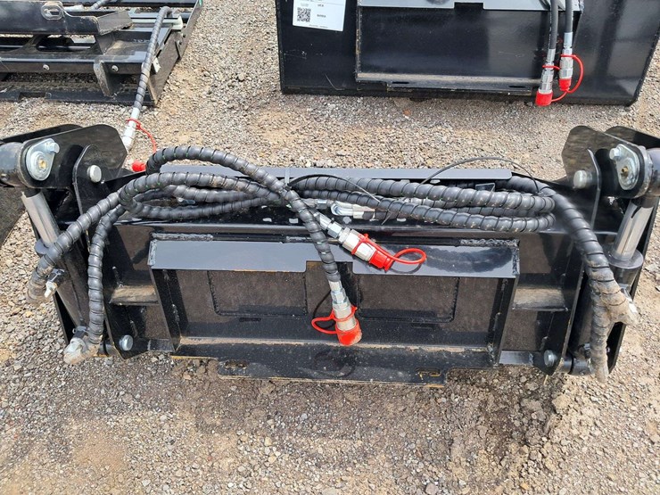 39"-mini-4-in-1-bucket-image-2
