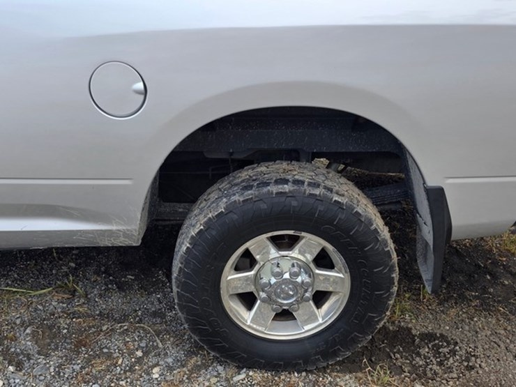 2011-dodge-2500-image-13