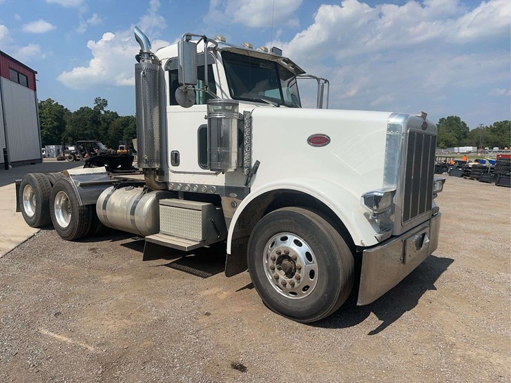 2006-peterbilt-378-image-2