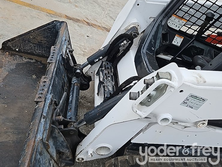 2020-bobcat-t595-image-14
