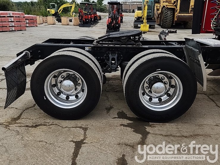 2018-kenworth-t680-image-7