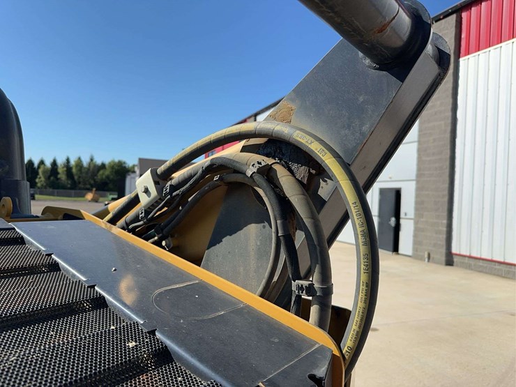 2018-caterpillar-262d-image-21