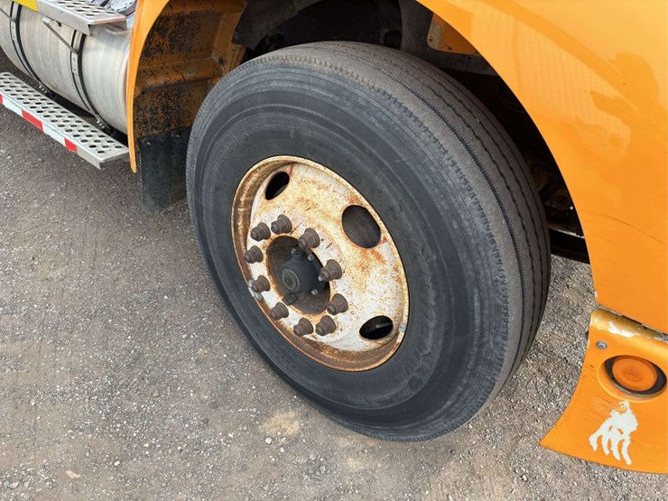 1999-kenworth-t300-image-7