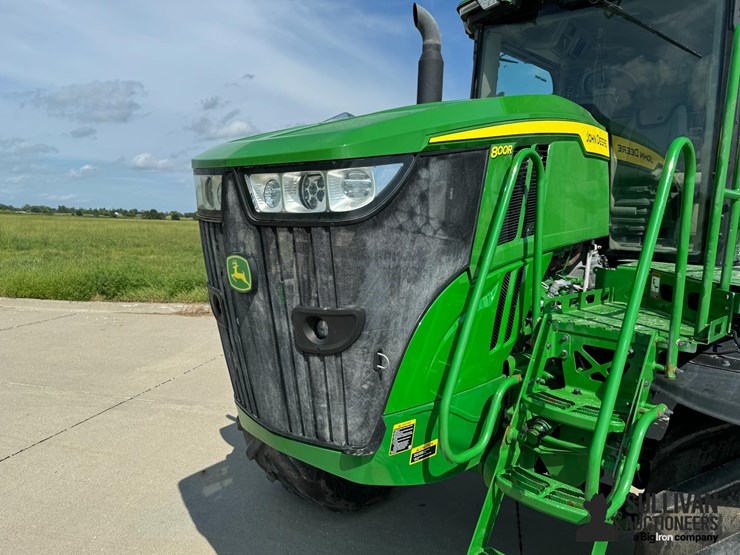2022-john-deere-800r-image-9