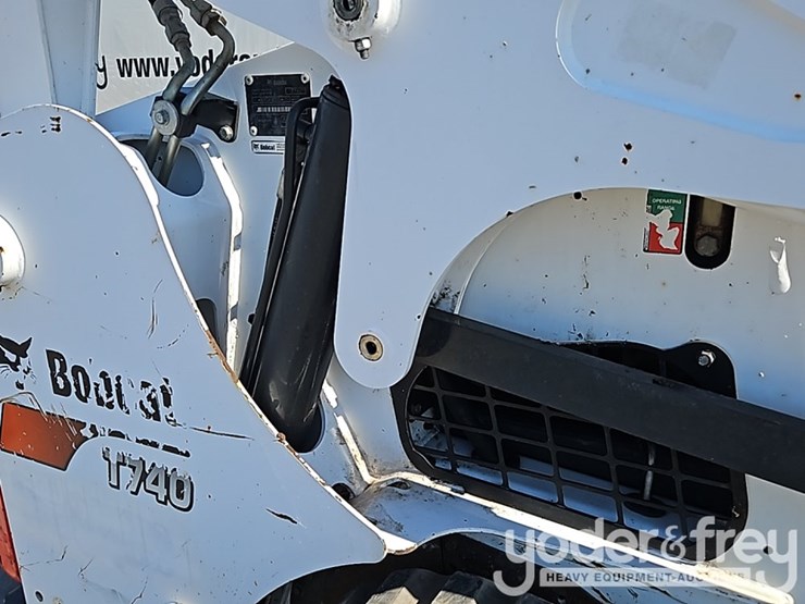 2019-bobcat-t740-image-11