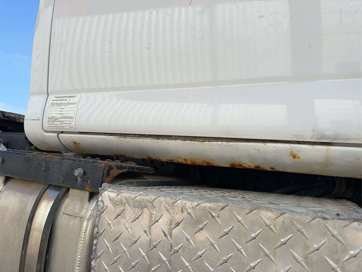 2005-chevrolet-c8500-semi-truck-image-44