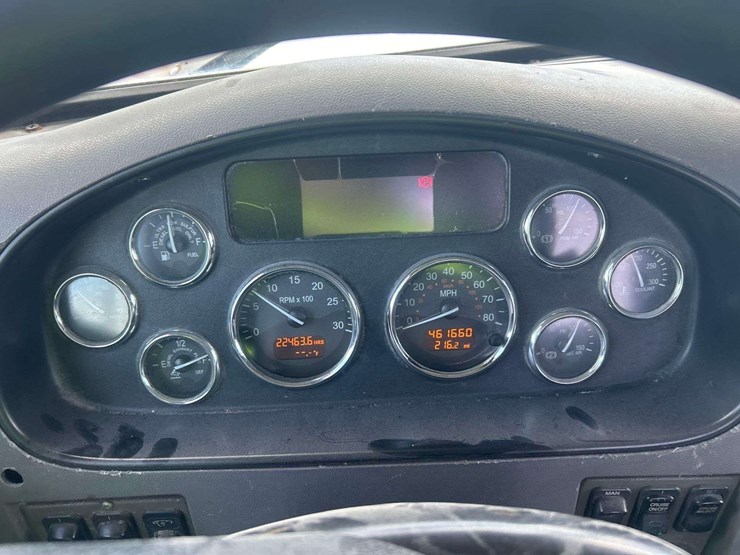 2012-peterbilt-382-image-8