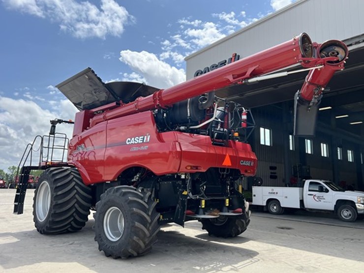 2023-case-ih-8250-image-4