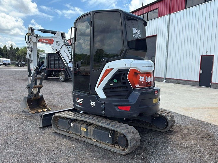 2023-bobcat-e35i-image-4