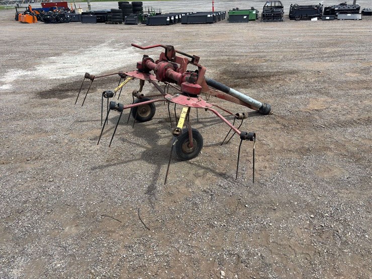 new-holland-tedder-image-3