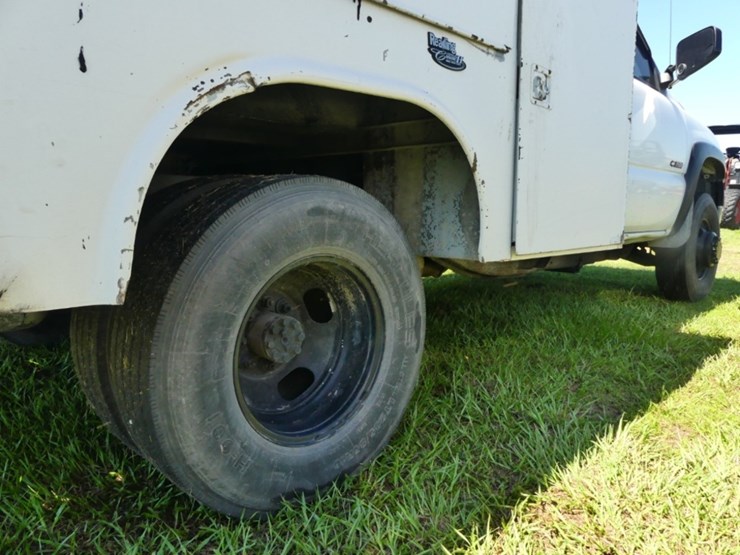 2002-chevrolet-3500-image-6