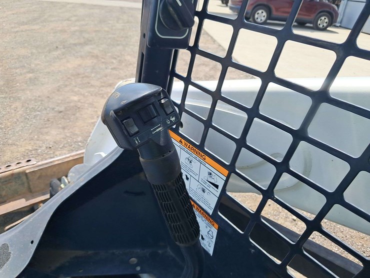 2016-bobcat-t595-image-18