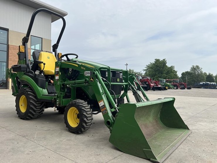 2024-john-deere-1025r-image-16