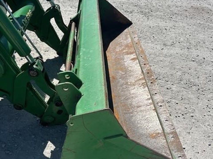 2014-john-deere-6125r-image-16