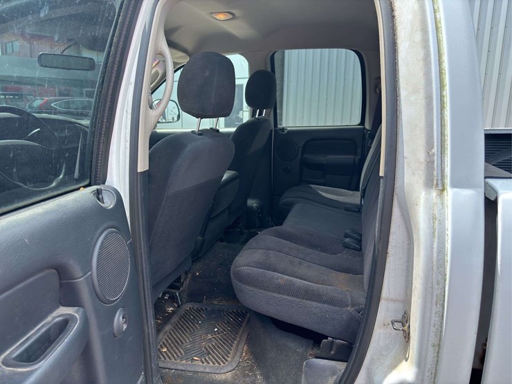 2002-dodge-ram-crew-cab-pickup-image-16