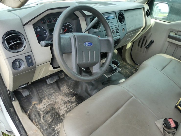 2008-ford-f250-xl-image-11