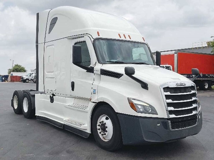 2022-freightliner-cascadia-126-image-1