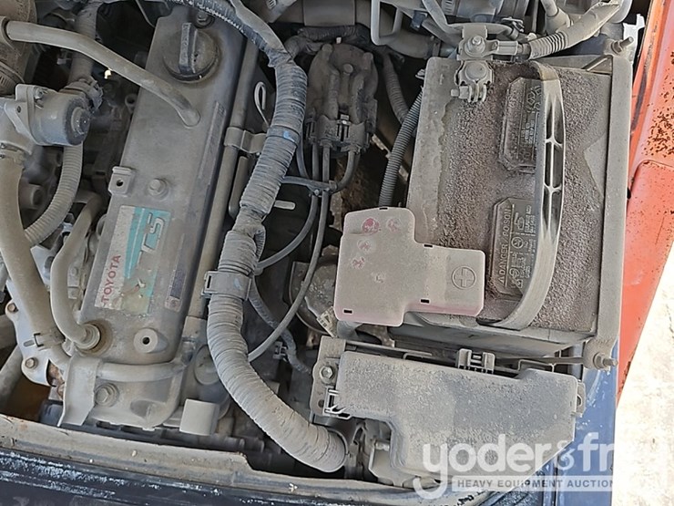 2016-toyota-8fgu25-image-21