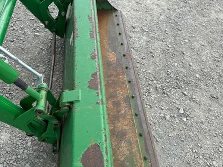 2011-john-deere-4720-image-18