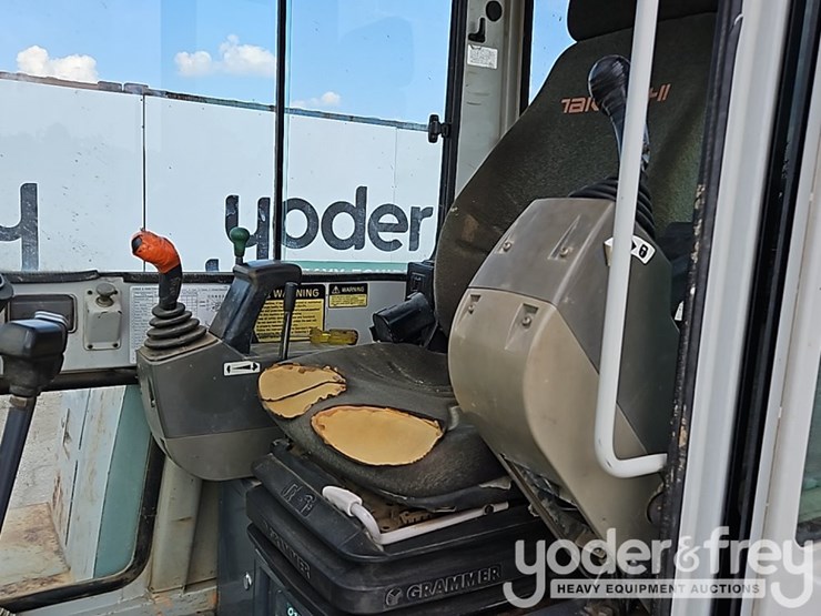 2005-takeuchi-tb145-image-41