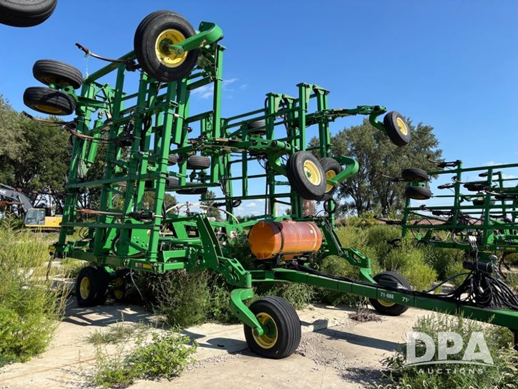 john-deere-2410-image-4