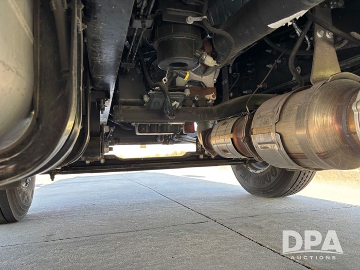 2023-ford-f650-image-36