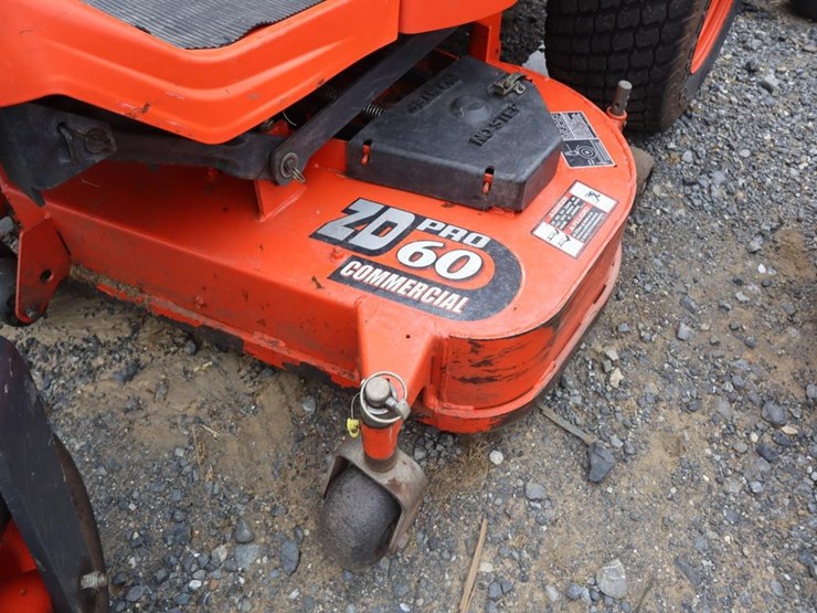 kubota-zd326-image-11