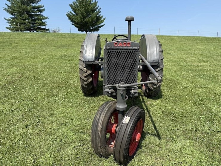 case-cc-tractor-image-2