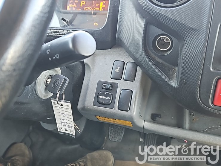 2019-hino-195-image-33