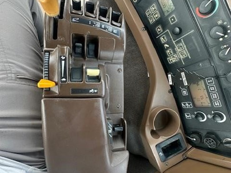 2006-john-deere-8330-image-31