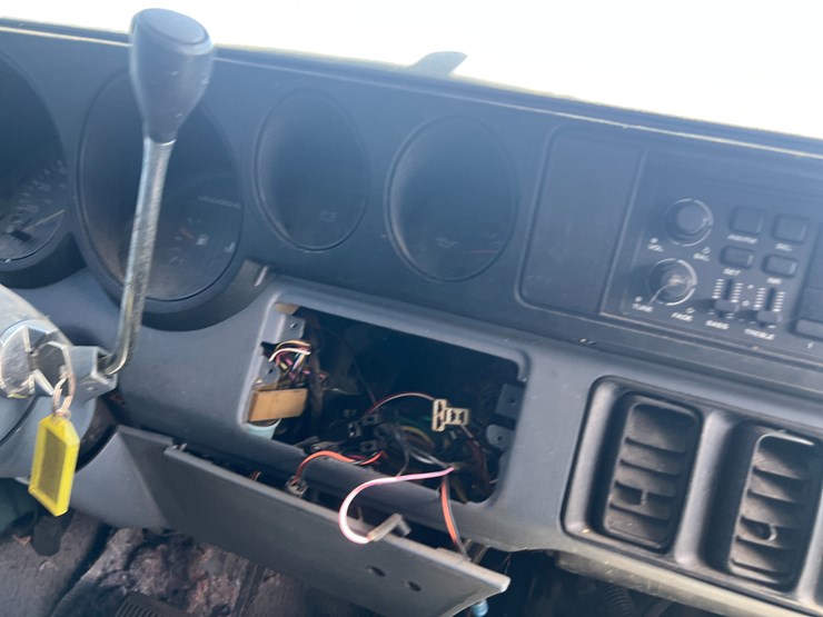 1990-dodge-ram-van-image-13