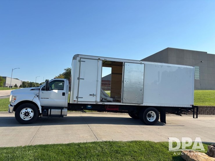 2023-ford-f650-image-3