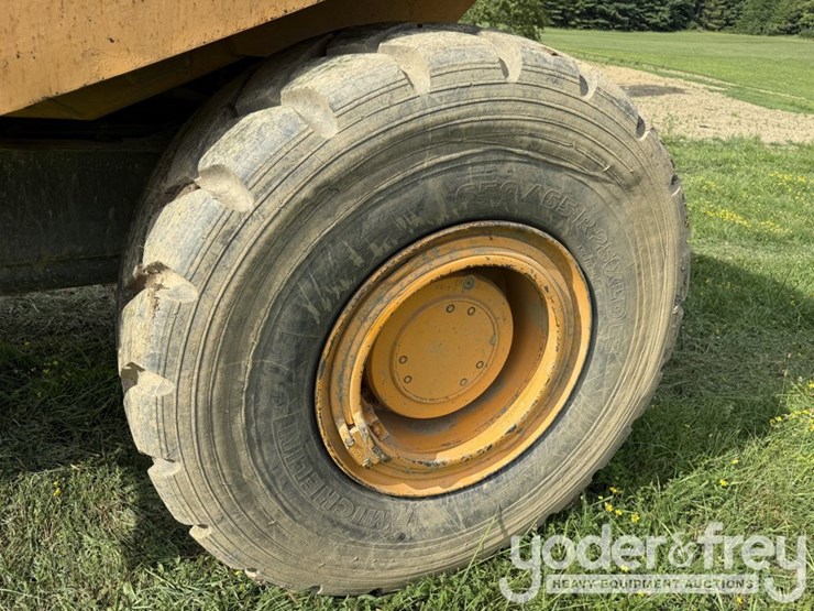 2005-jcb-718-image-14