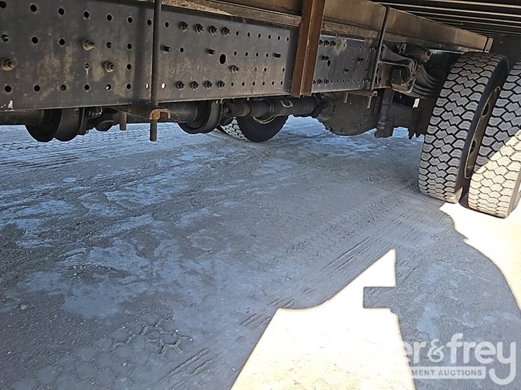 2019-hino-195-image-14