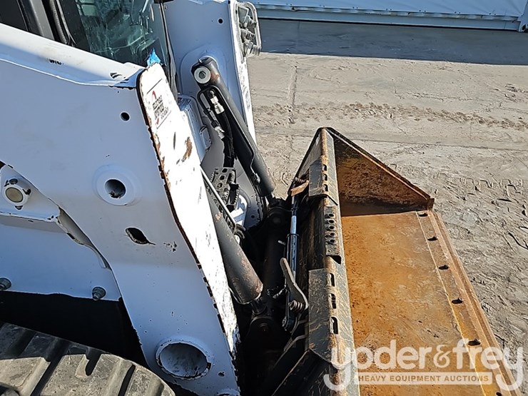 2022-bobcat-t870-image-13