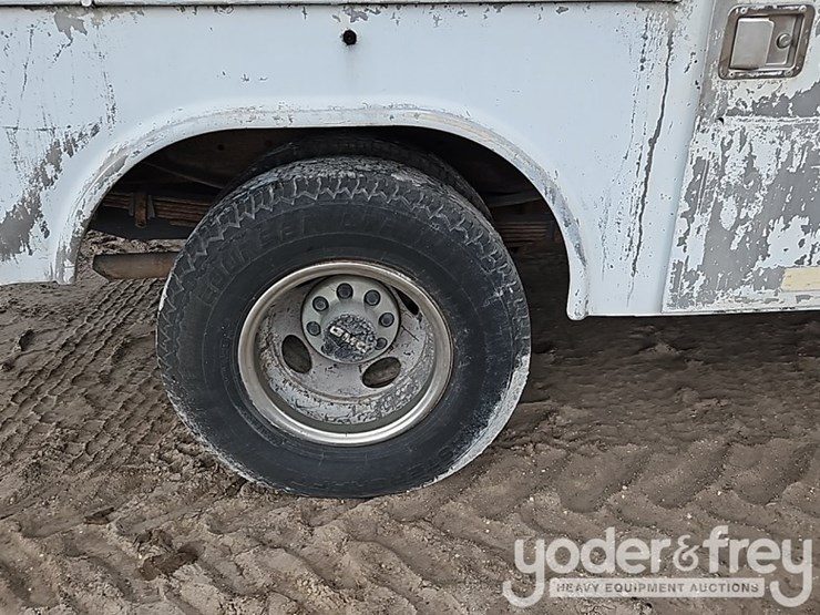 1997-gmc-3500-image-7