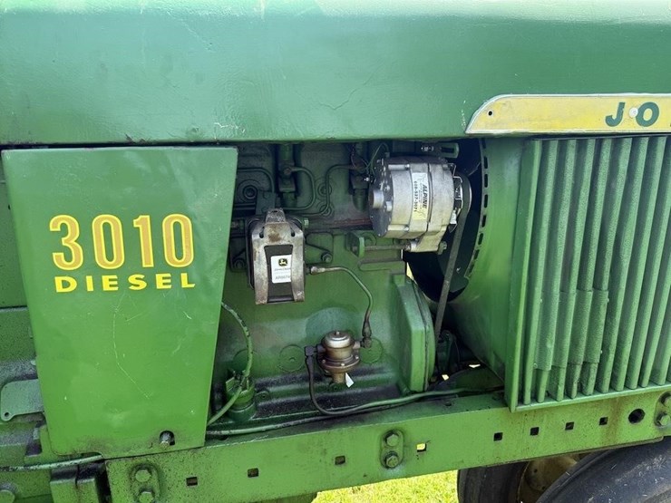 john-deere-3010-image-8