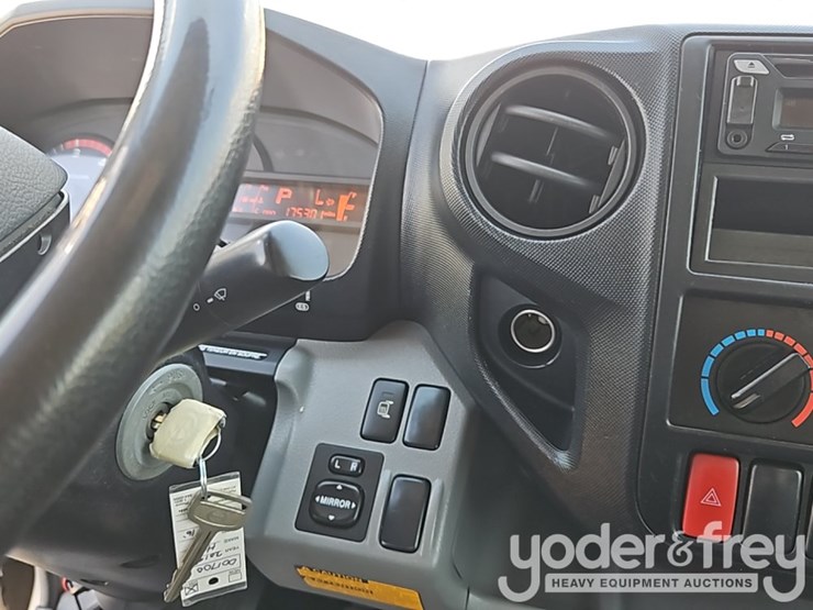 2019-hino-195-image-36