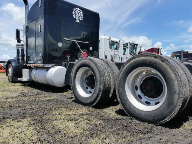 2002-peterbilt-379-image-7
