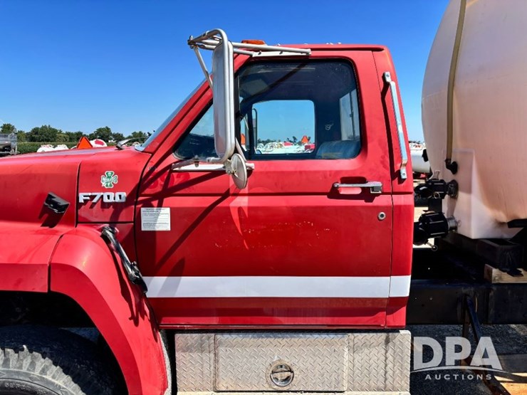 1992-ford-f700-image-24
