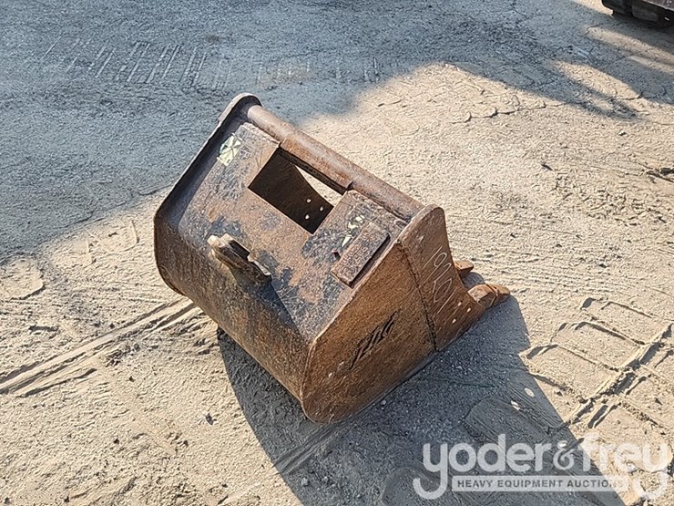 takeuchi-tb145-image-3