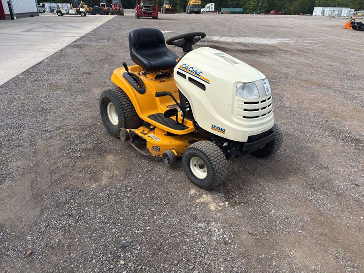 cub-cadet-lt1040-image-2
