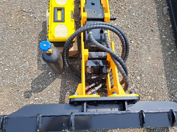 72"-breaker-image-5